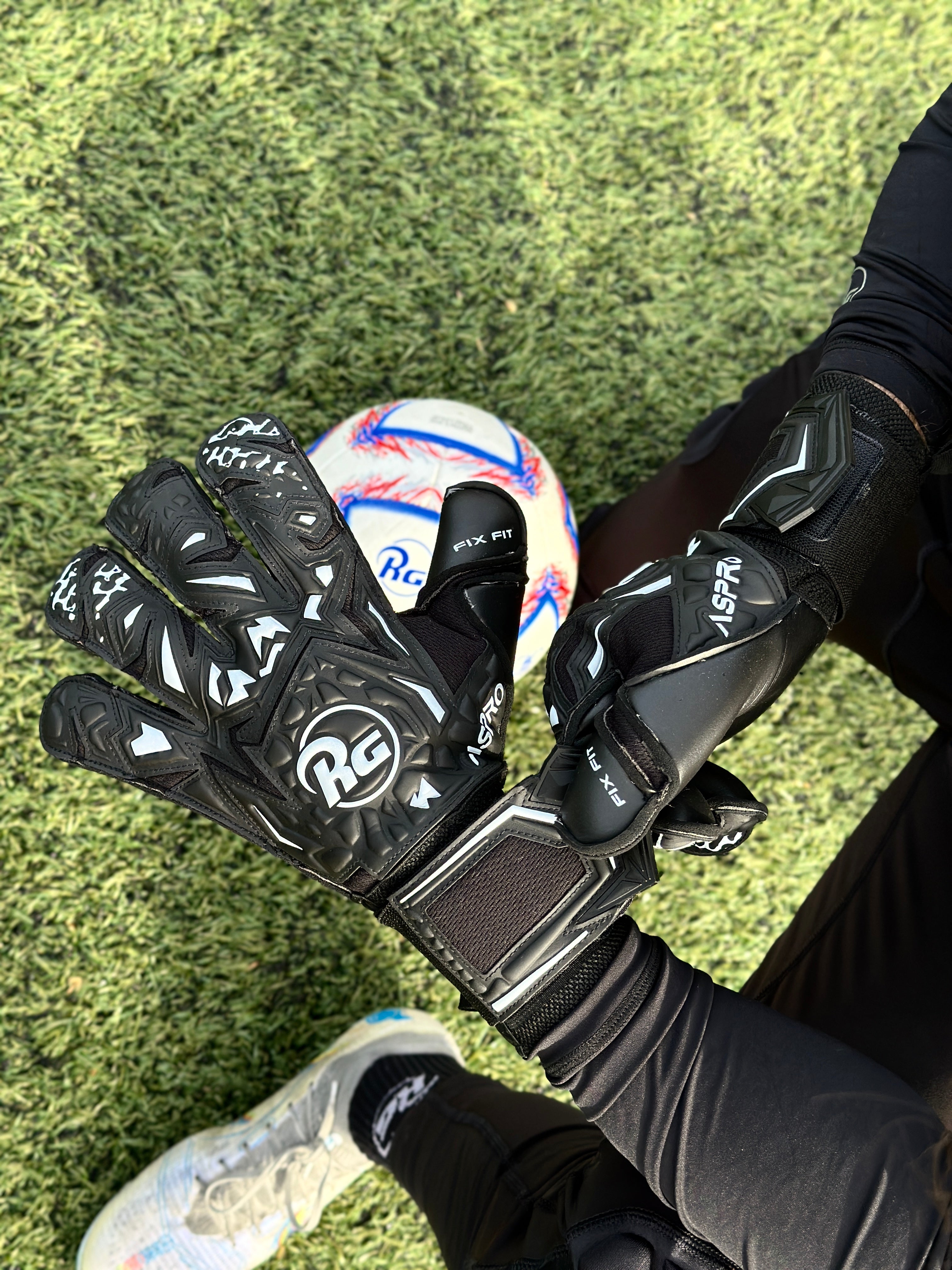 RG Aspro Blackout Goalkeeper Gloves