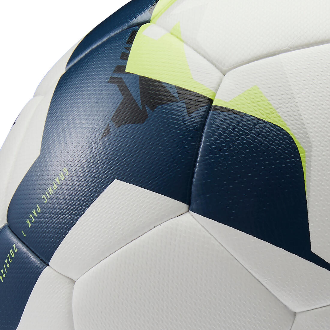 F100 Hybrid Size 4 Football - Decathlon Cyprus